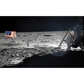 Нил Армстронг в космосе на Луне