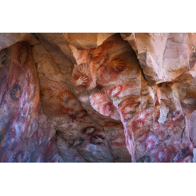 Пещера в Куэва-де-лас-Манос