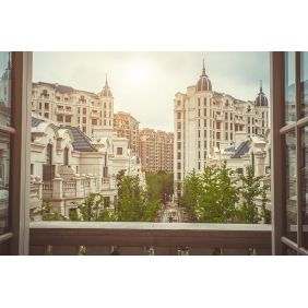 Городской пейзаж из окна квартиры