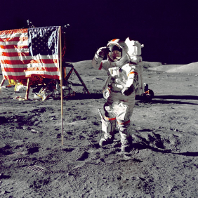 Нил Армстронг на поверхности Луны