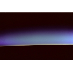 Рассвет на орбите с видом на Венеру и Марс
