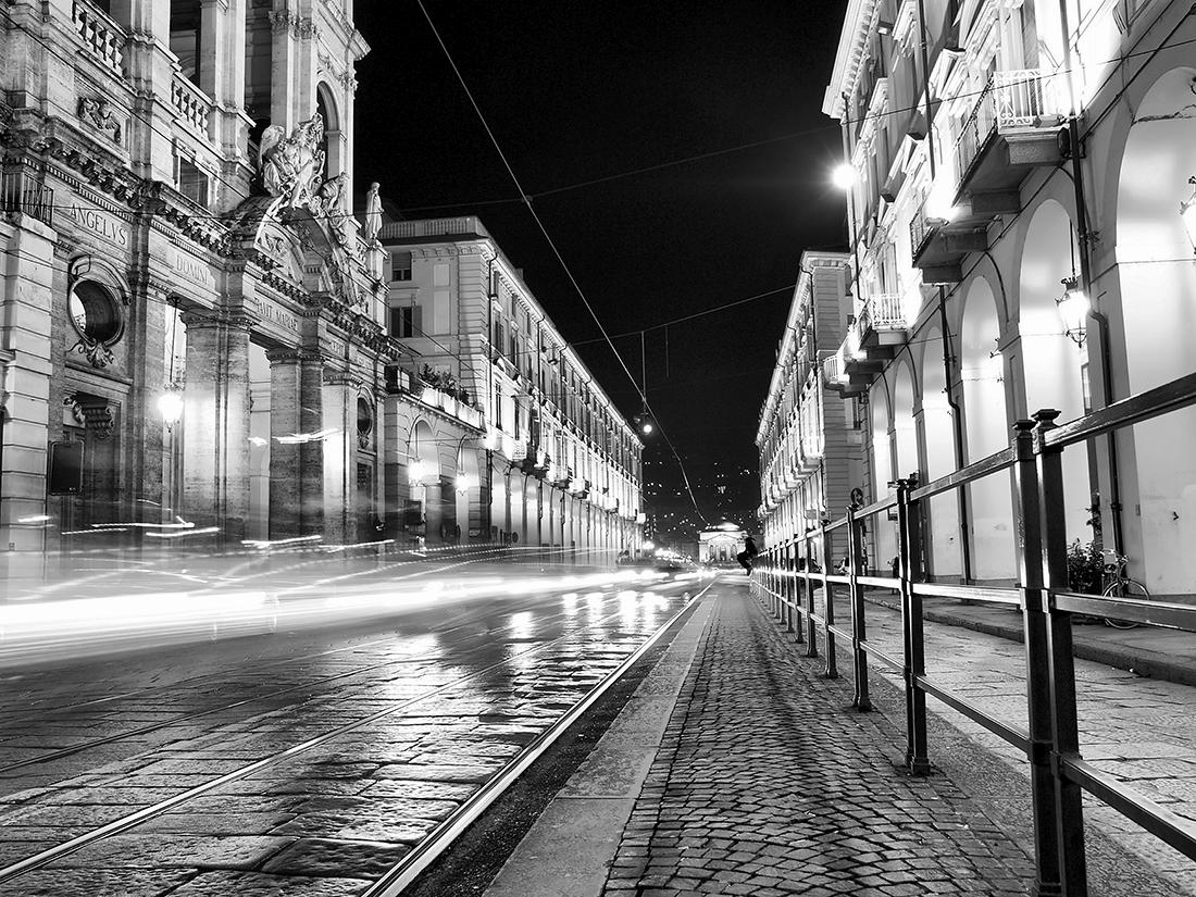 Фотообои Ночной город чёрно-белый - купить по выгодной цене - Ink-project